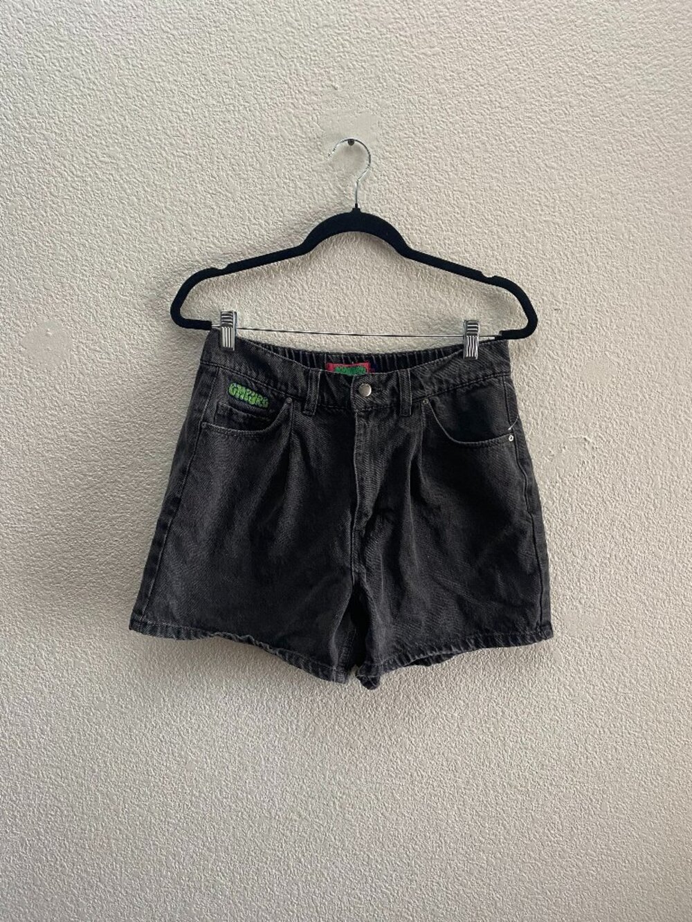 Empyre Tori Denim Shorts High Rise Size Medium Black Gray Wash 3.5 Inch Inseam